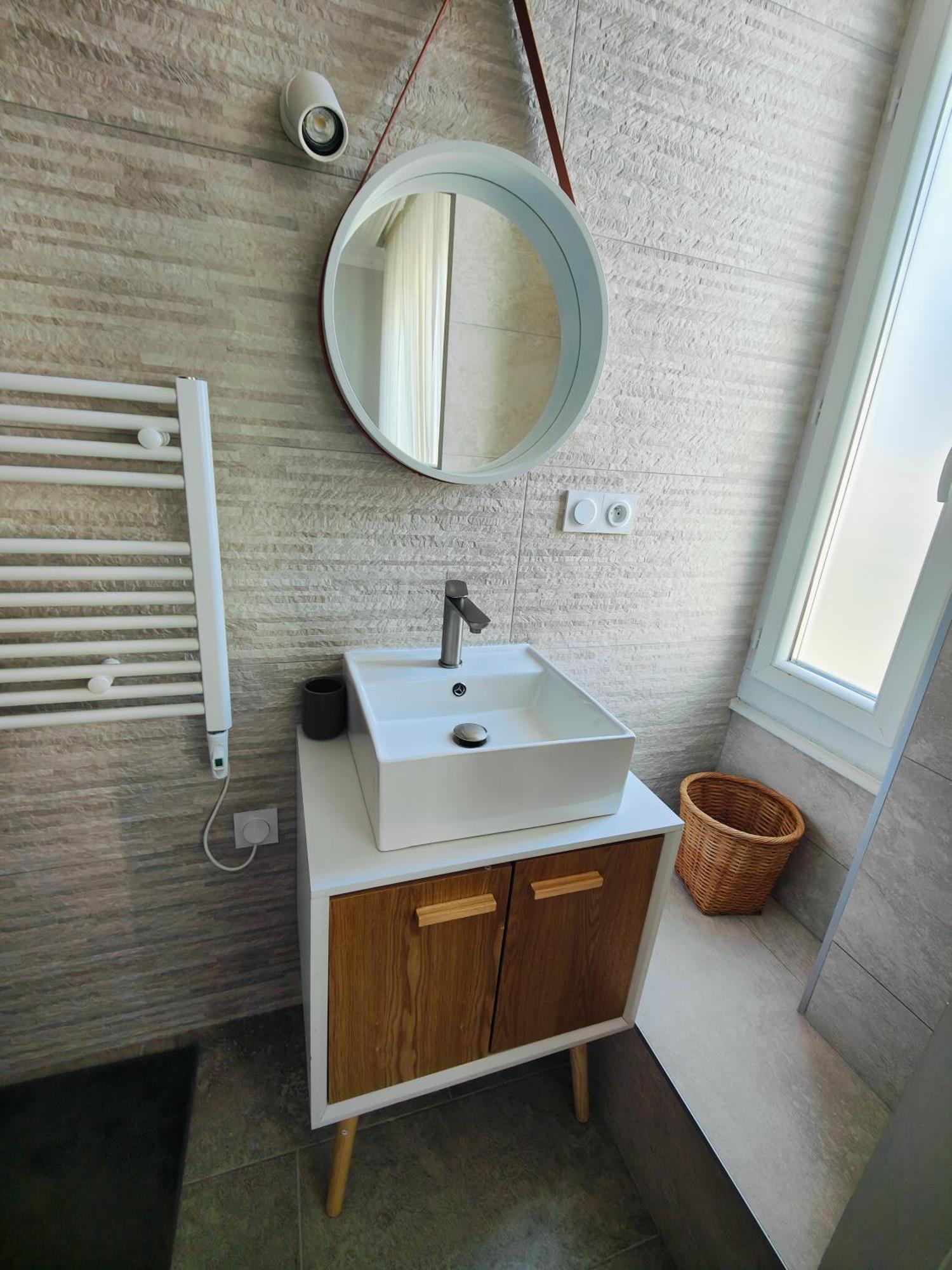 Self-Checkin Town House - Rooms To Rent In A Beautiful Modern Town House - Not A Hotel - Location De Chambres Avec Arrivee En Autonomie - Extra Fee For Sheets And Towels - Private Parking - Check Your Plateform Inbox And Follow Check-In Instructions Saint-Romain-en-Gal Exteriör bild