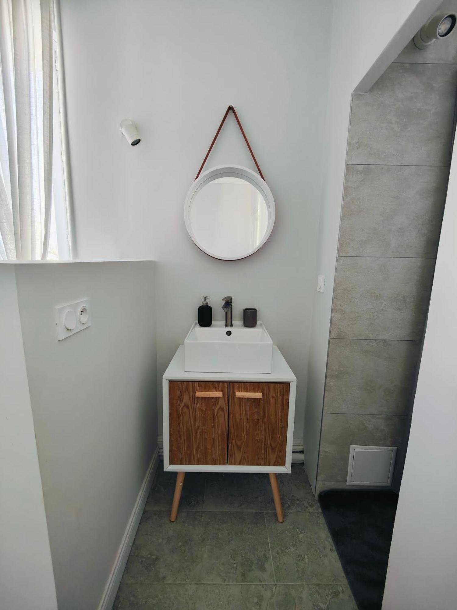 Self-Checkin Town House - Rooms To Rent In A Beautiful Modern Town House - Not A Hotel - Location De Chambres Avec Arrivee En Autonomie - Extra Fee For Sheets And Towels - Private Parking - Check Your Plateform Inbox And Follow Check-In Instructions Saint-Romain-en-Gal Exteriör bild